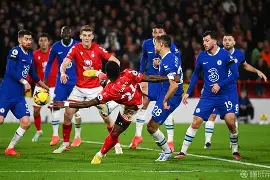 切尔西客场告捷,阿祖尔助攻进球 切尔西客场告捷,阿祖尔助攻进球