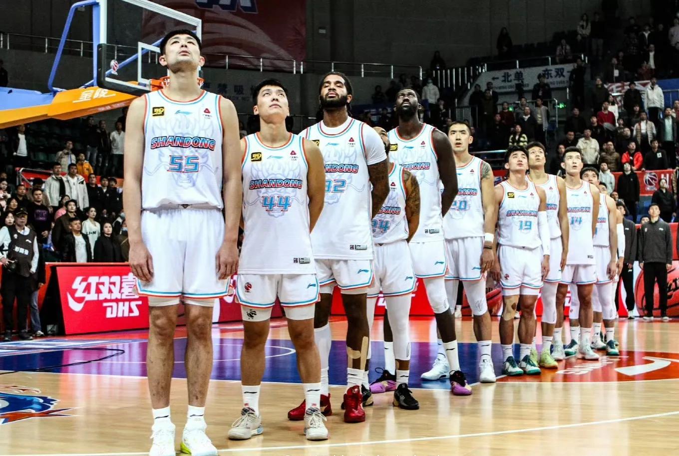 山东男篮客场大胜云南,迎来连胜 山东男篮客场大胜云南,迎来连胜