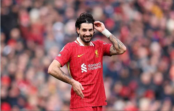 包含利物浦大胜狼队，领先优势扩大至十分的词条