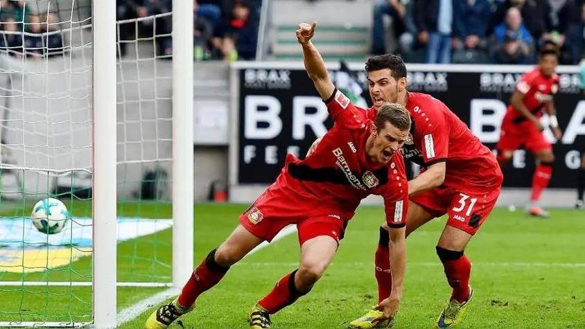 沙尔克遭遇惨败，德甲保级形势日益严峻的简单介绍