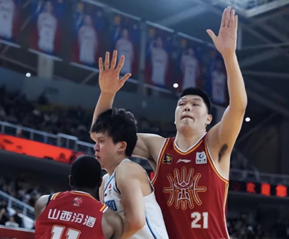 青岛男篮强大外援组合受封掌控,主场保持不败的简单介绍 青岛男篮强大外援组合受封掌控,主场保持不败的简单介绍