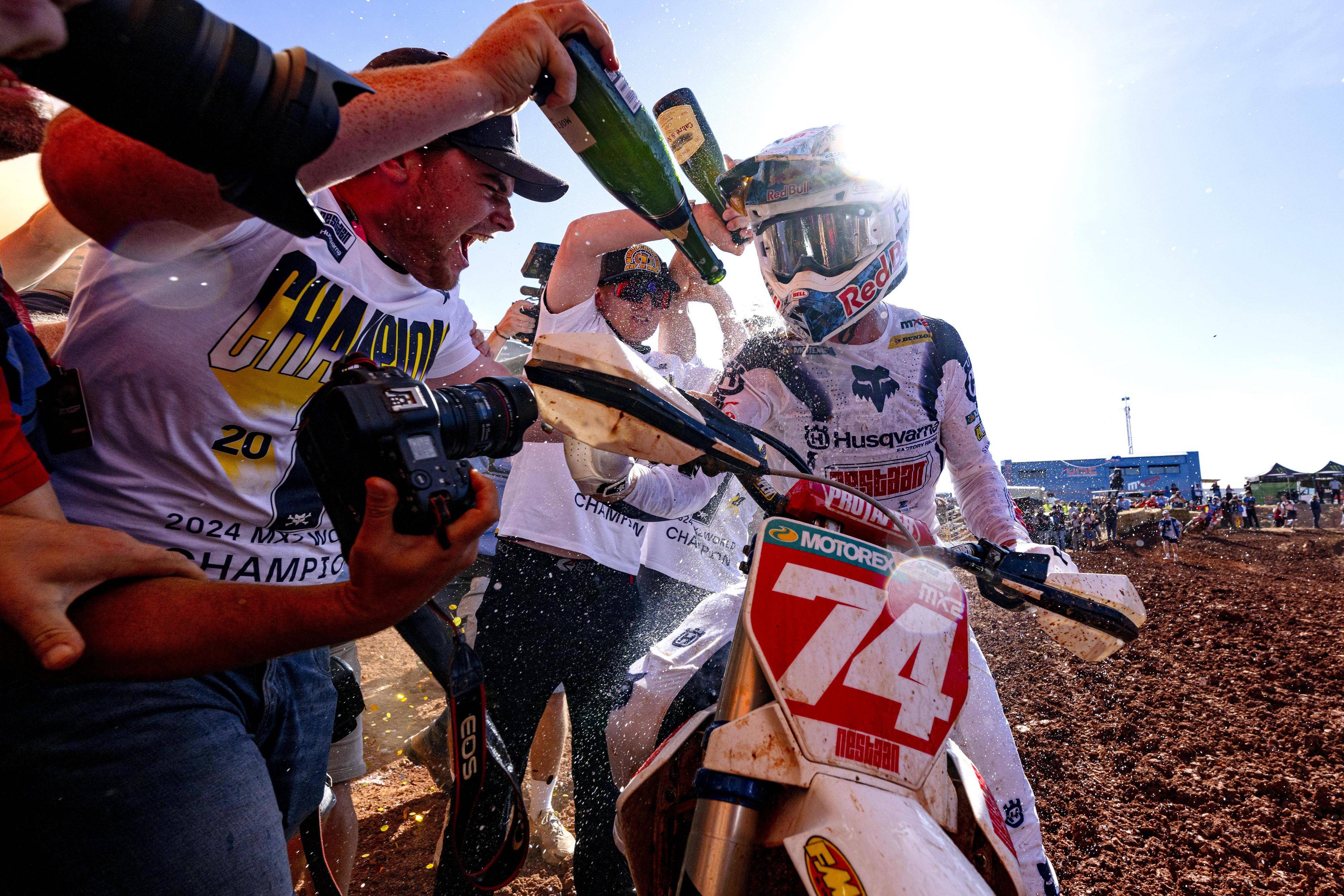 荷兰队包揽自行车赛事冠亚军