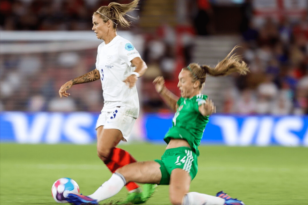 新西兰女足队员受伤，影响比赛进程的简单介绍