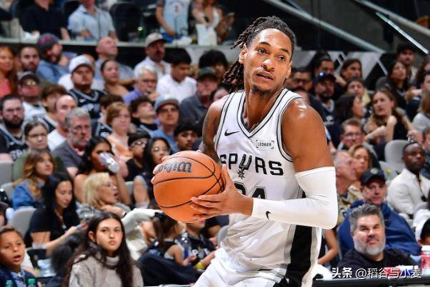马刺外线效率领跑，阵容深度备受夸奖的简单介绍
