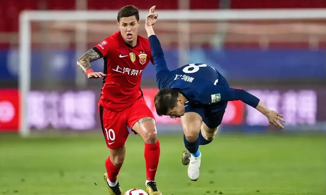 关于视听盛宴：中超比赛球员在场上奉献精湛技艺的信息