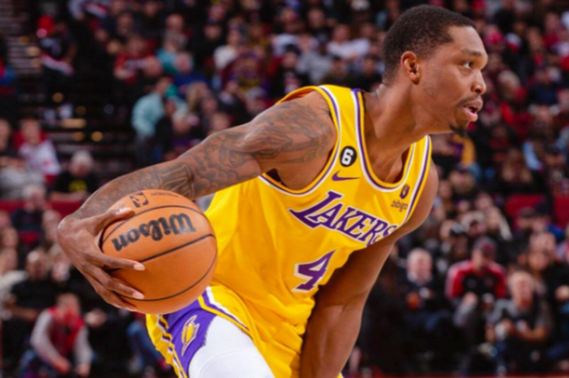 包含湖人队全明星球员发挥失常球队战力下降的词条