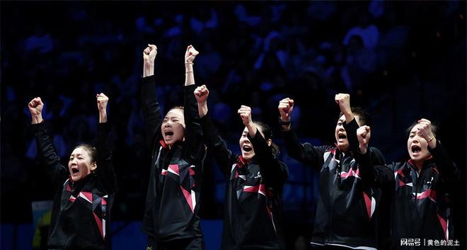 包含东京奥运会篮球赛事热度高涨，球迷涌动的词条