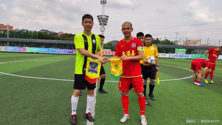 包含香港队客场胜利，争取季后赛资格的词条