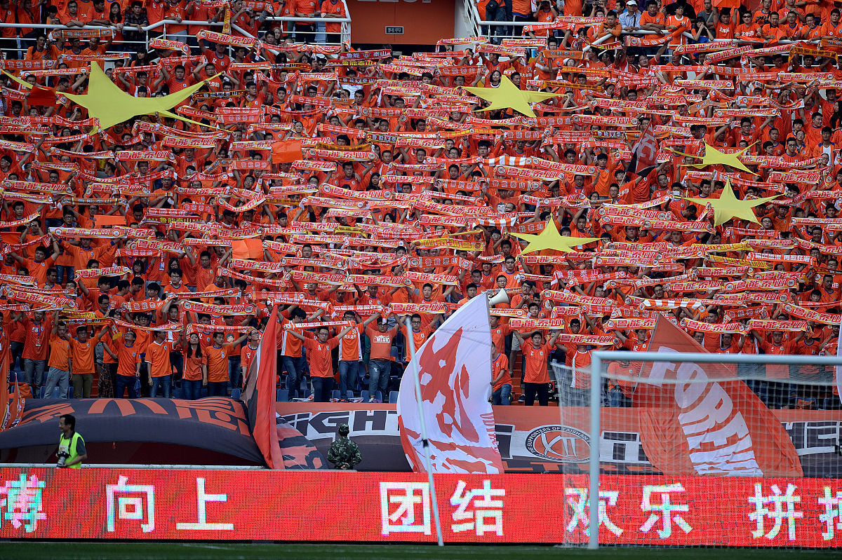 关于酣畅淋漓的胜利，球迷热情高涨不减的信息