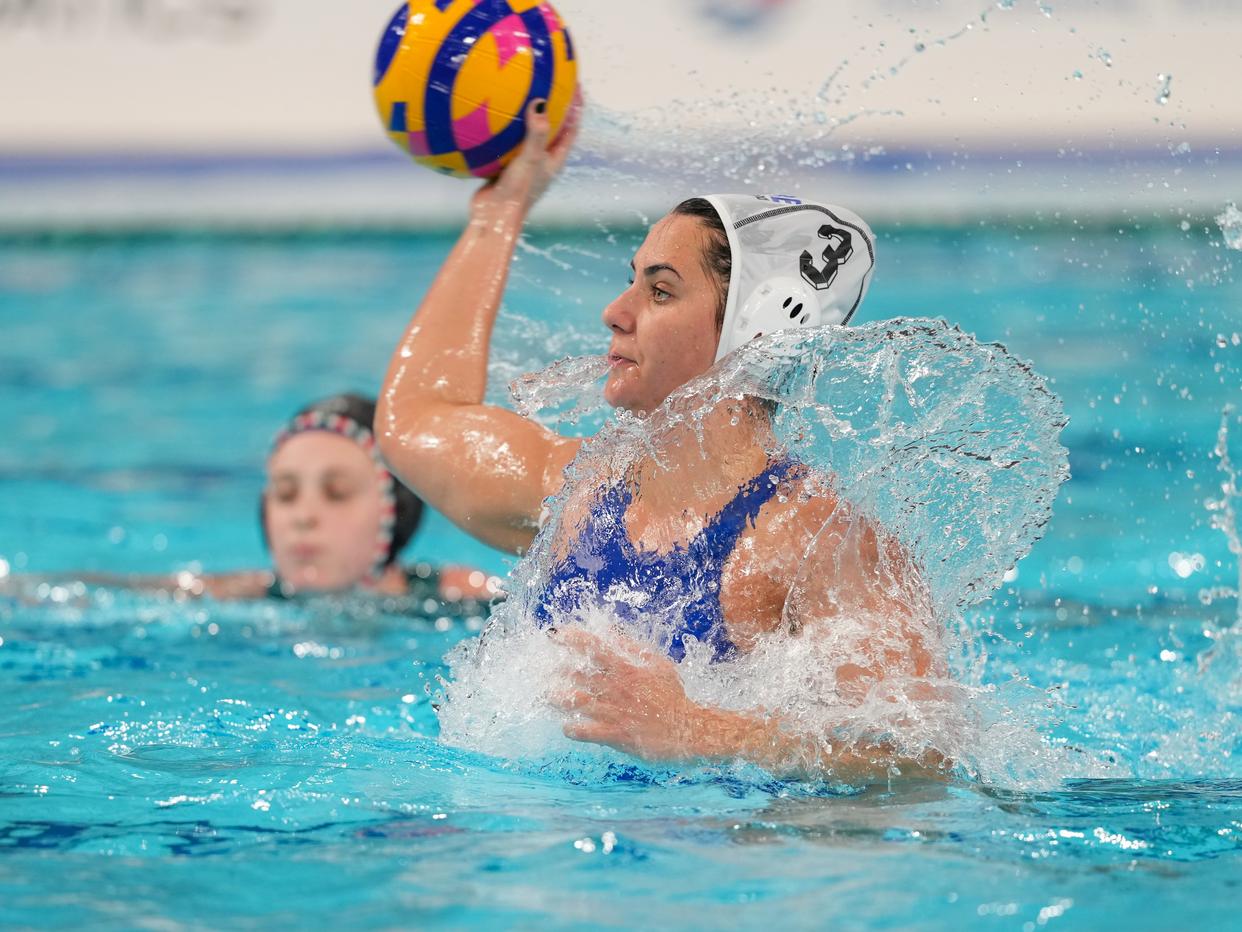 罗马尼亚队在水球比赛中表现强劲